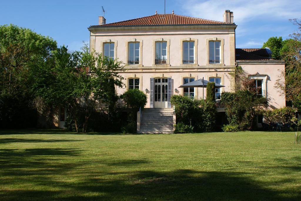 Chateau De Grenier Bed & Breakfast Saint-Leger  Bagian luar foto