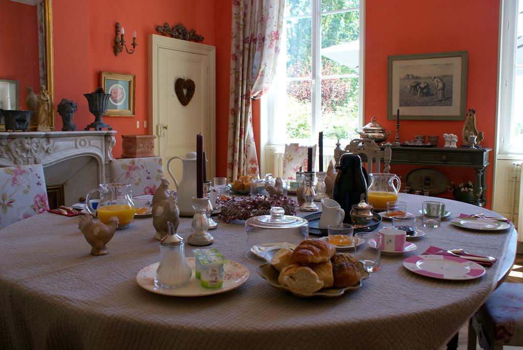 Chateau De Grenier Bed & Breakfast Saint-Leger  Bagian luar foto