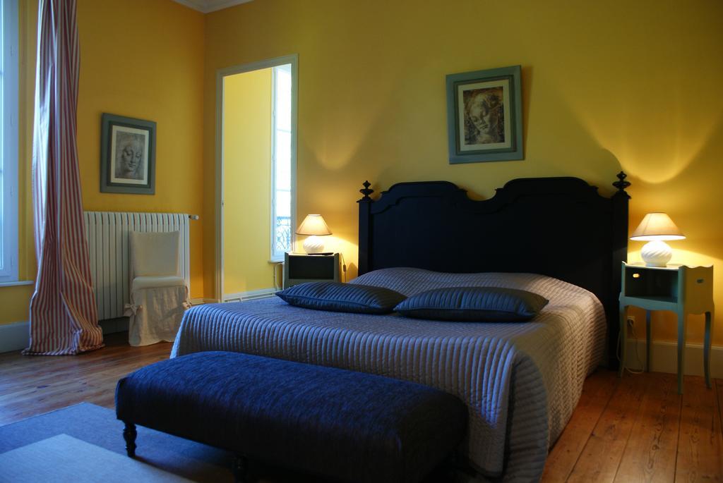 Chateau De Grenier Bed & Breakfast Saint-Leger  Ruang foto