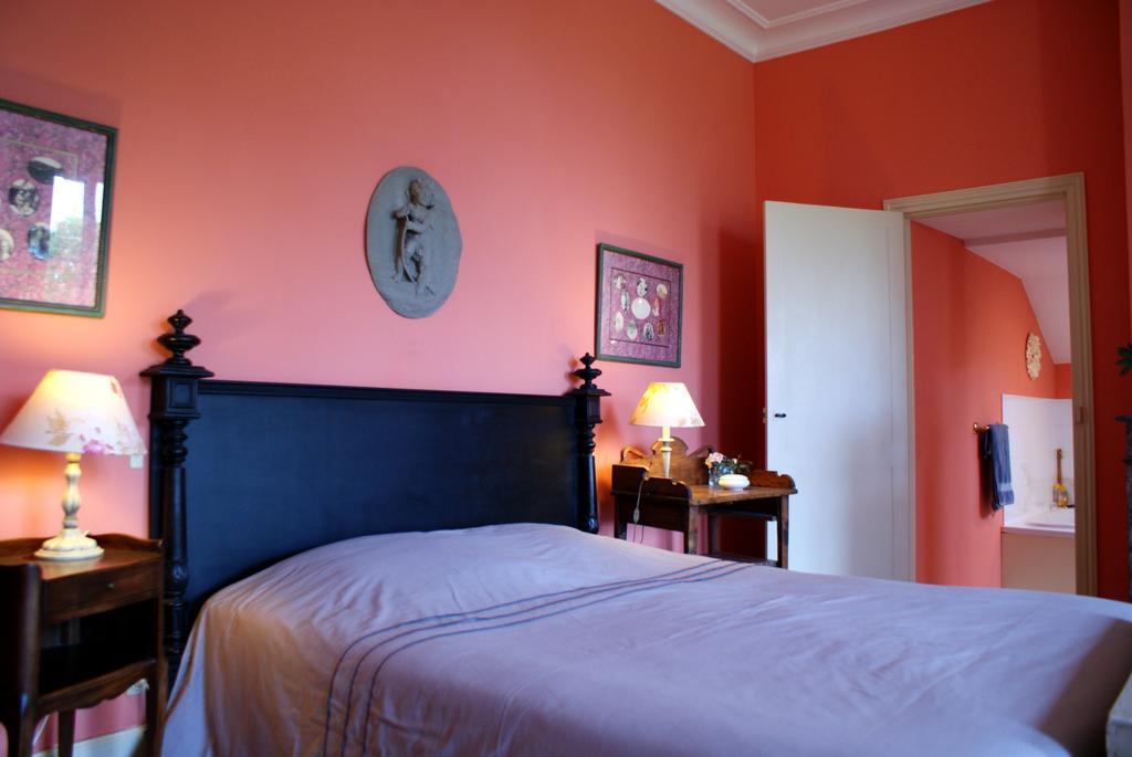 Chateau De Grenier Bed & Breakfast Saint-Leger  Bagian luar foto