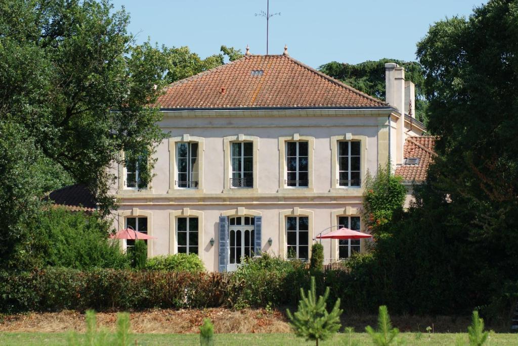 Chateau De Grenier Bed & Breakfast Saint-Leger  Bagian luar foto