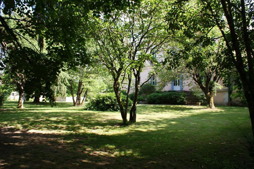 Chateau De Grenier Bed & Breakfast Saint-Leger  Bagian luar foto