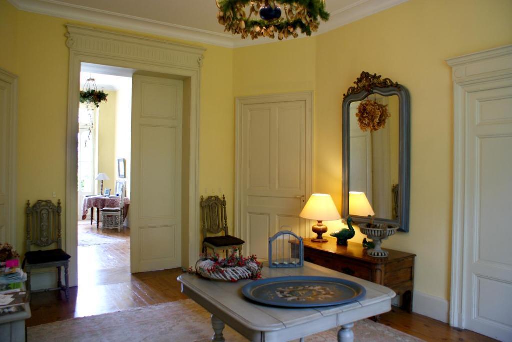 Chateau De Grenier Bed & Breakfast Saint-Leger  Bagian luar foto